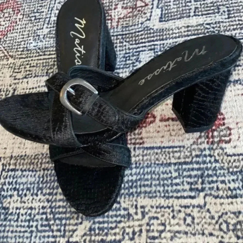 MATISSE Fur textured heel​